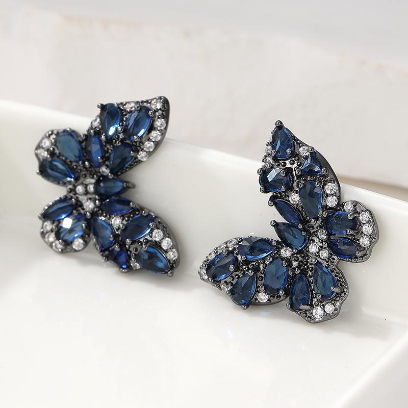 Изысканные блестящие инкрустированные синие синтетические циркониевые серьги-гвоздики в форме бабочки для женщин, элегантные ювелирные аксессуары
