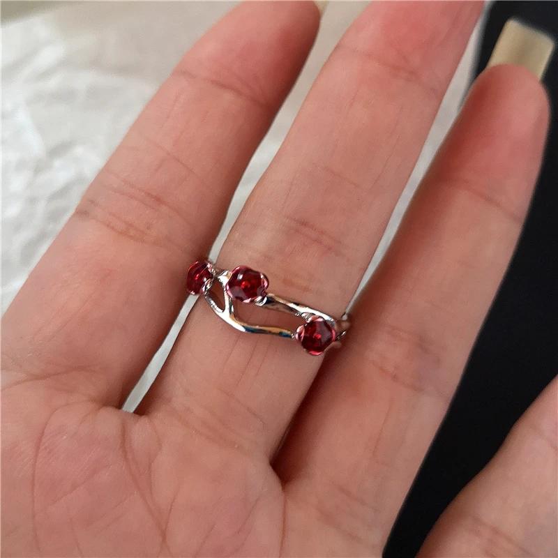New Adjustable Opening Irregular Red Crystal Glass Heart Aesthetic Rings for Women Gothic Animal Spider Ring Creative Jewelry
