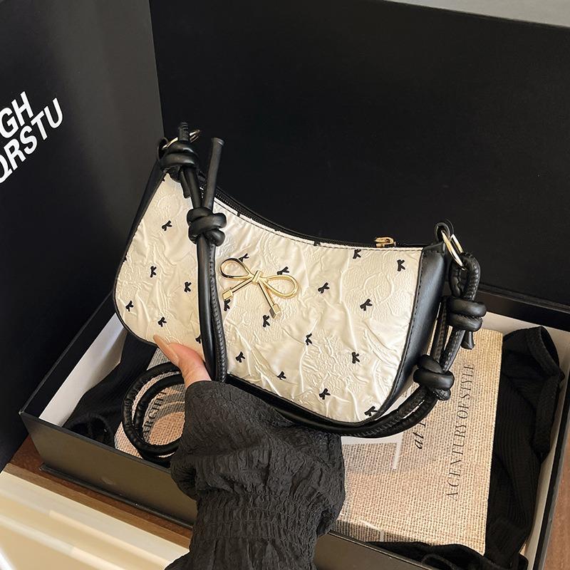 Розовая сумка-полумесяц с бантом, женская летняя новинка, высококлассная, легкая, роскошная, нишевая, на плечо, маленькая квадратная сумка