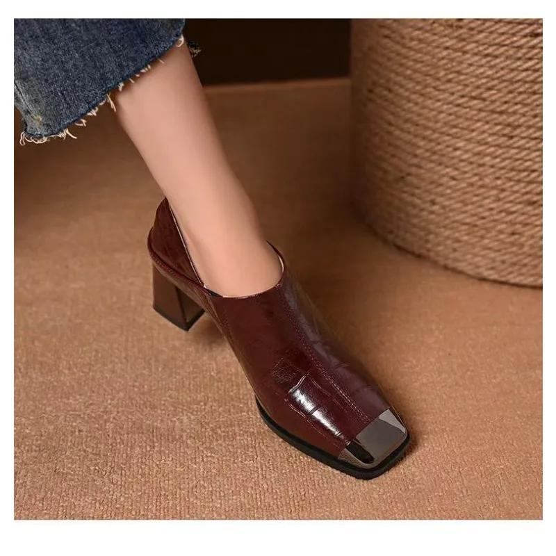 Мода 2025 Лето Французский темперамент Металл Высокие каблуки Весна и Осень Новые Квадратный носок Мода Глубокий вырез Одинарные туфли