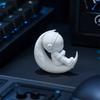3D-печатная фигурка Лунного Астронавта, Сидящего на Полумесяце Статуя Космонавта, Настольное Украшение Астронавта для Домашнего Офиса Книжной Полки