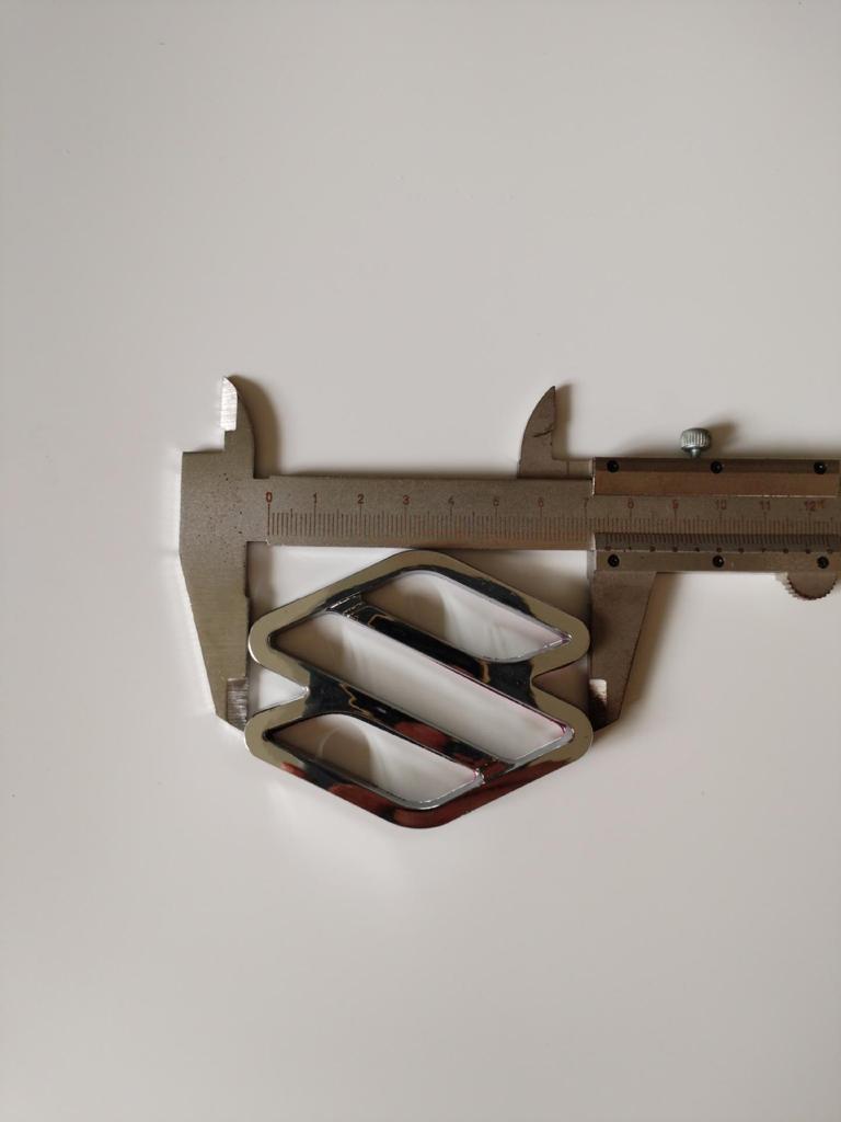 Значок Suzuki S - Оригинальный полый значок на переднюю решетку