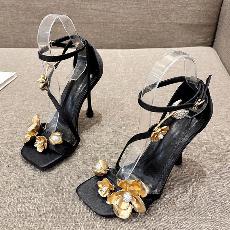 Liyke Высококачественные дизайнерские сандалии с золотыми металлическими цветами, женские сексуальные туфли-гладиаторы с квадратным носком и пряжкой на ремешке, женские туфли для выпускного вечера