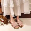 Модные брендовые тапочки с плоским дном, красивые, классные, женская летняя одежда 2025 года, новые, высококачественные, с мягкой подошвой, для морского пляжа, одно слово, перетаскивание