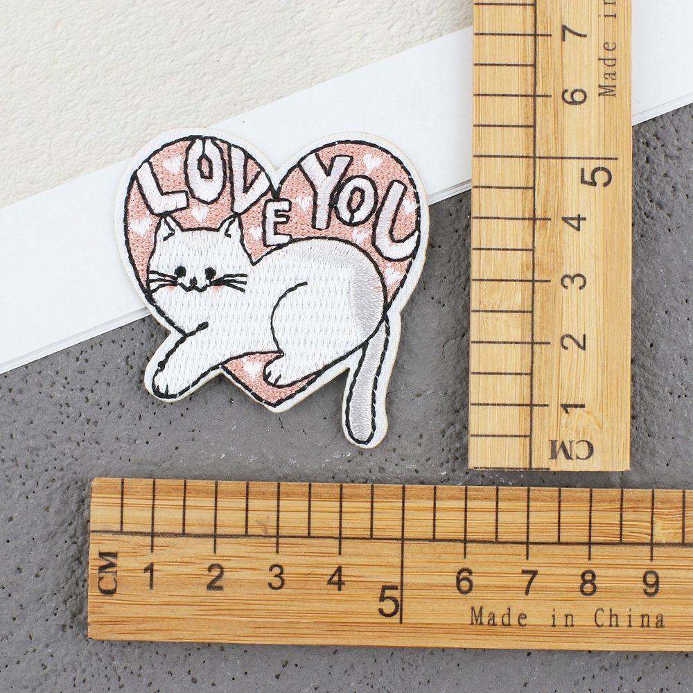 Значки, джинсы, детская одежда, нашивки для одежды, вышивка кота, нашивки с вышивкой кота, аппликации в виде кота