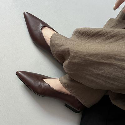 Огромные мягкие~ простые стильные туфли-лодочки с острым носком из кожи, женские, новые осенние 2025 года, универсальные, на плоском каблуке, рабочие туфли