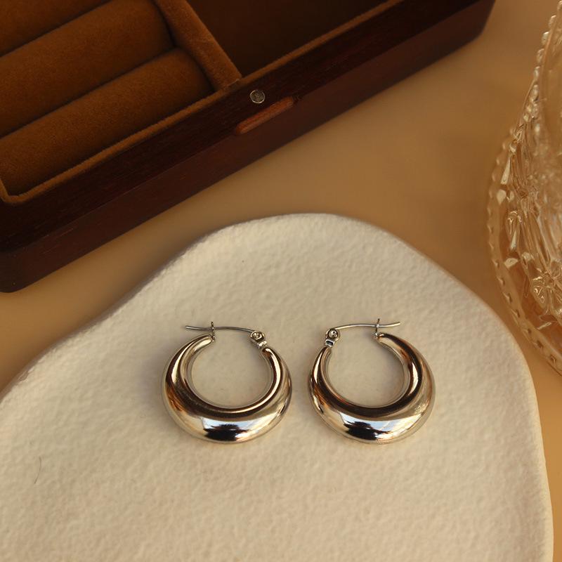 E135 French Metal Hollow Crescent Earrings - 18K Gold Titanium Steel, Fashionable Retro Style