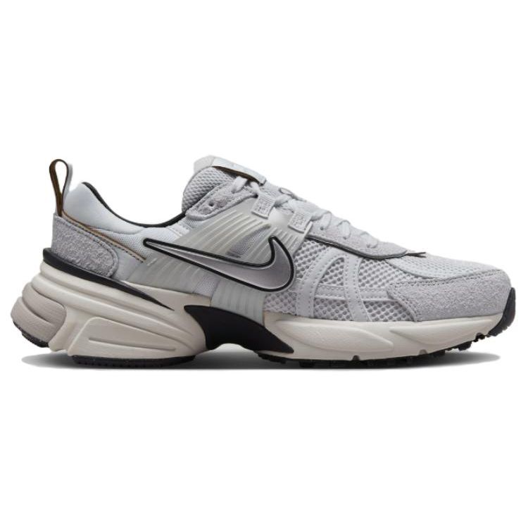 Nike Женские кроссовки V2K Run Pure Platinum Chrome Серый платиновый оттенок Light-Bone FN6703-002