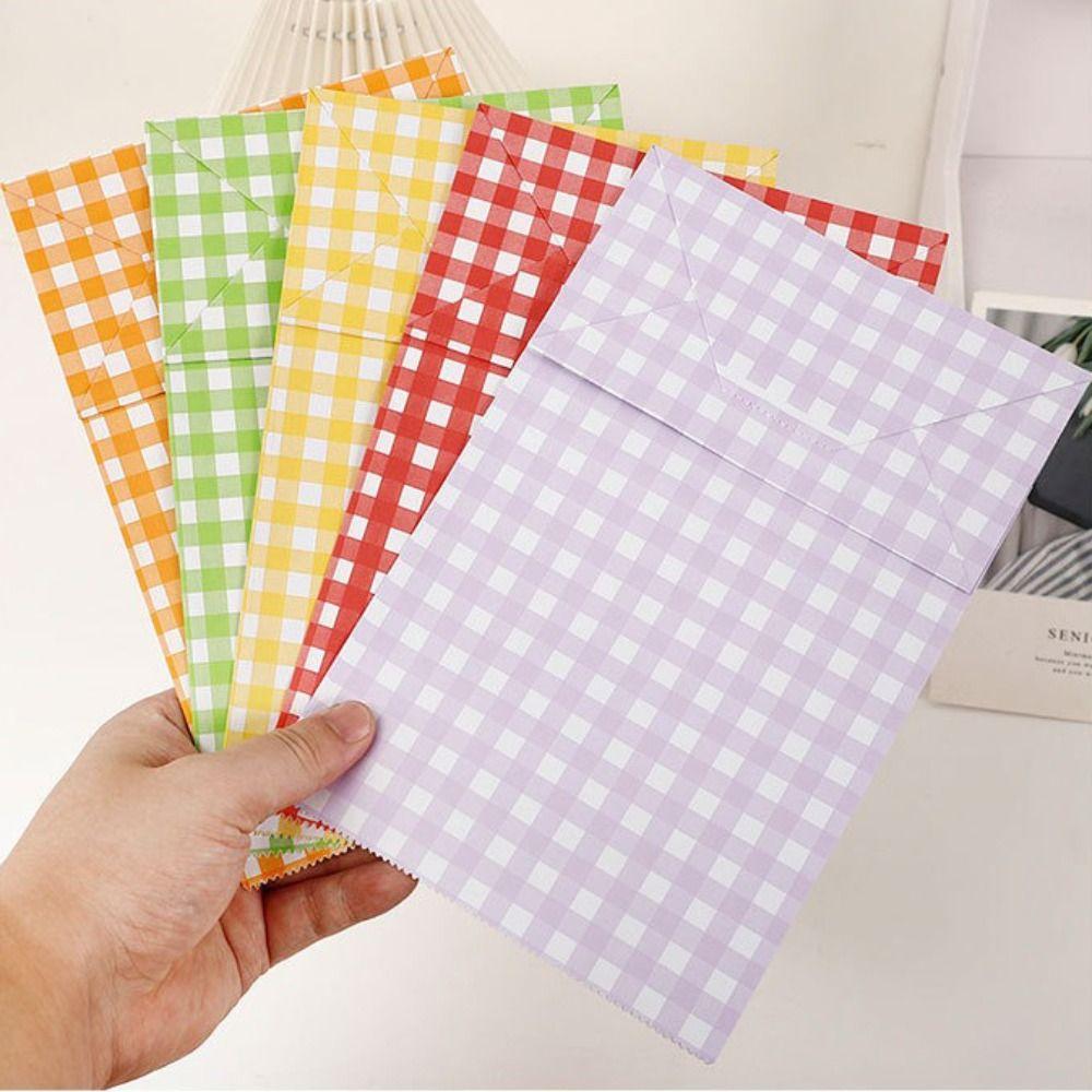 Kraft Paper Gift Packaging Bags Colorful Plaid Candy Bags Checkered Gift Bags for Christmas