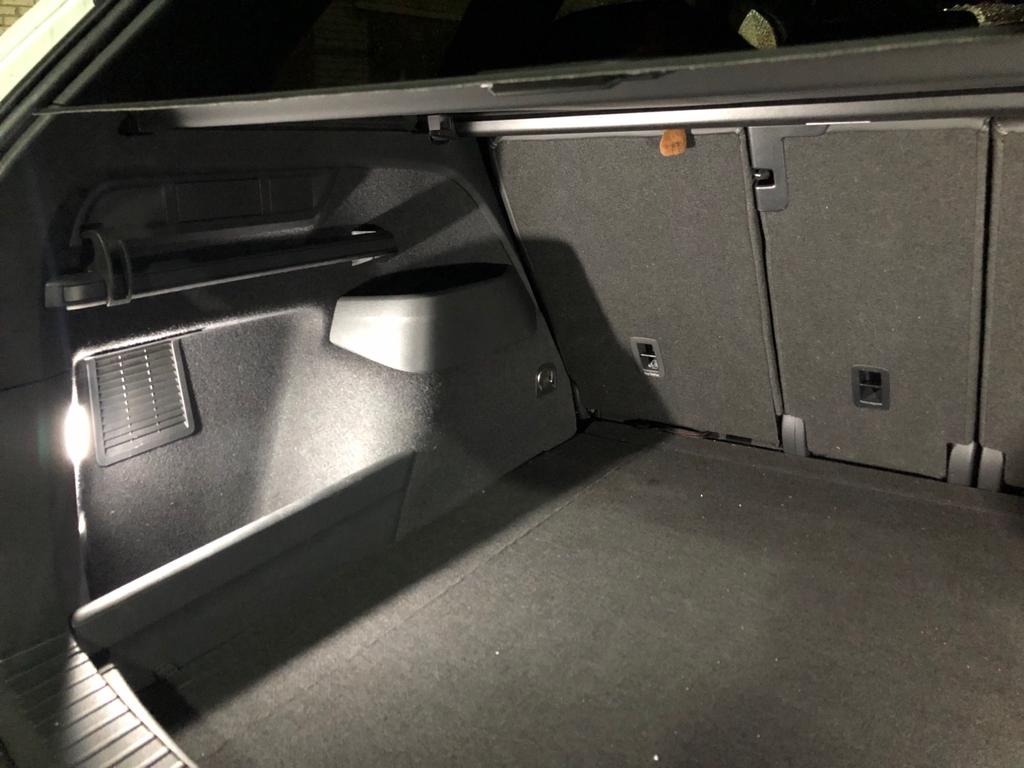 Для SKODA Kodiaq Karoq VW Arteon SEAT 2 шт./лот 12 В CANBUS без ошибок 12 светодиодов салона автомобиля подсветка пространства для ног