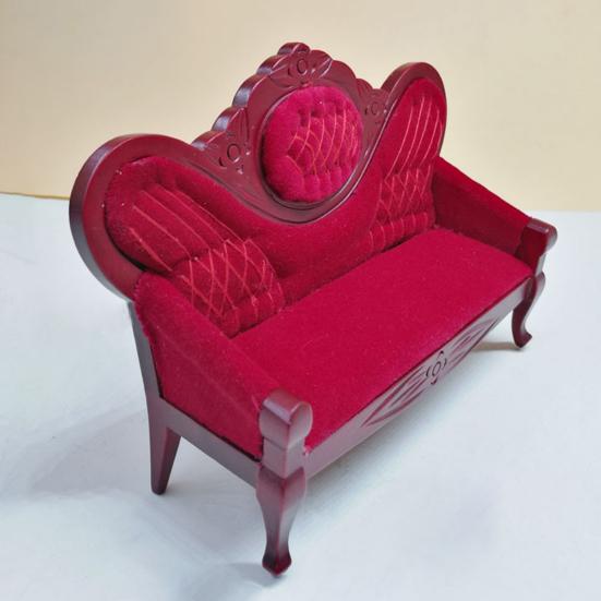 Mini Sofa Nostalgic No Burr Eco-friendly 0.05 Dollhouse Miniature Sofa for Girl