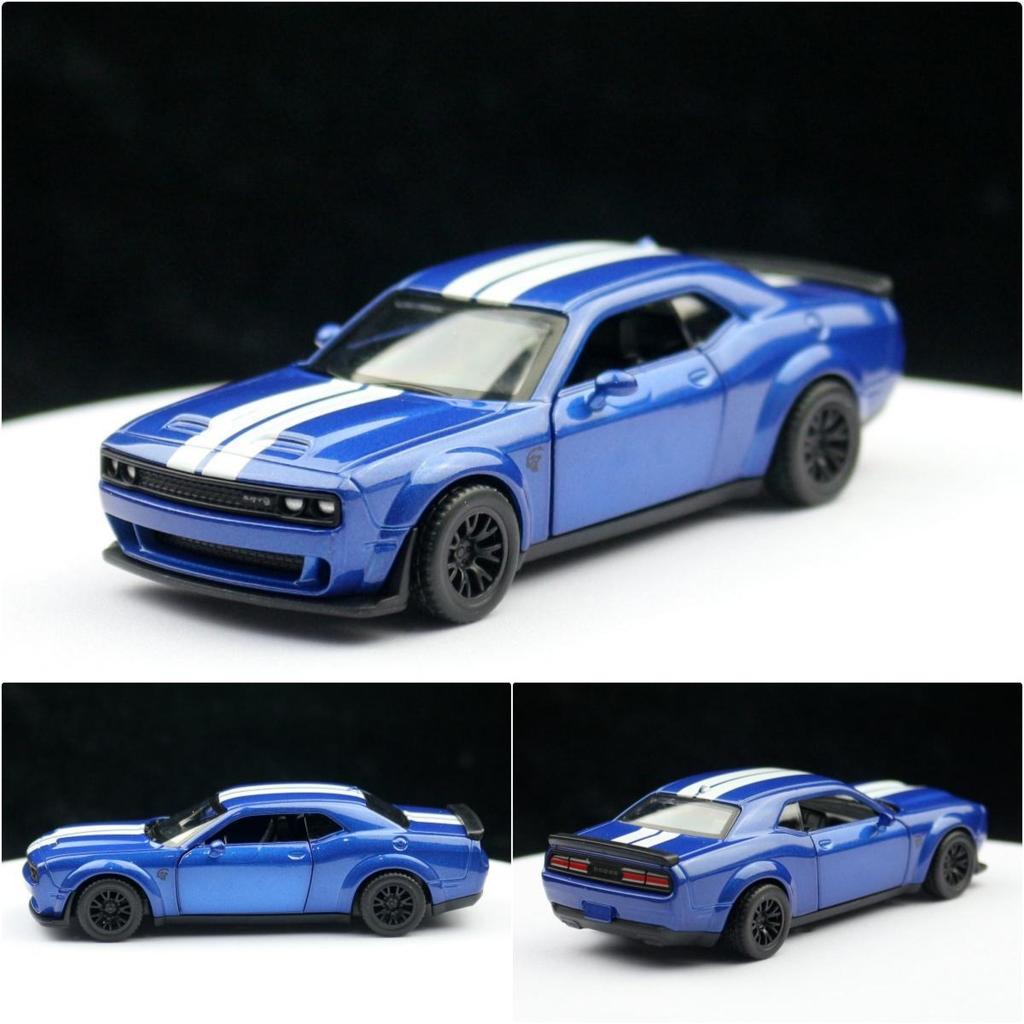 1/44 Dodge Challenger SRT Hellcat Toy Car Model Diecast Metal Vehicle Miniature Pull Back Doors Openable Collection Gift for Kid
