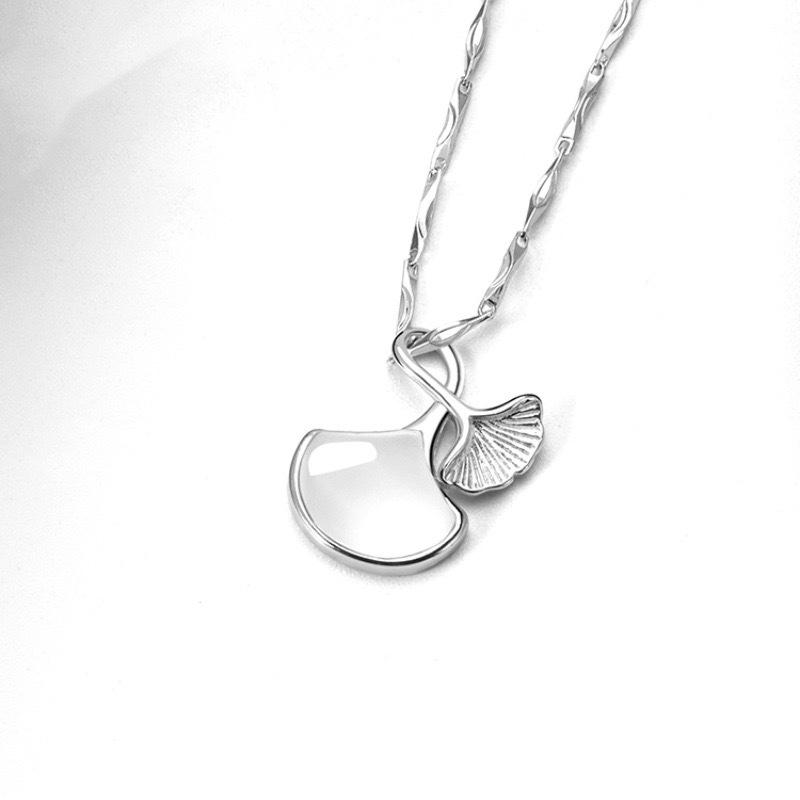 Fan-shaped Apricot Leaf Shell Necklace for Women with Light Luxury Niche Design with Diamond Plated New Style Collarbone Chain