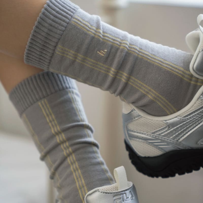 Hiig [no.411] Gray/lemon Stripe Socks