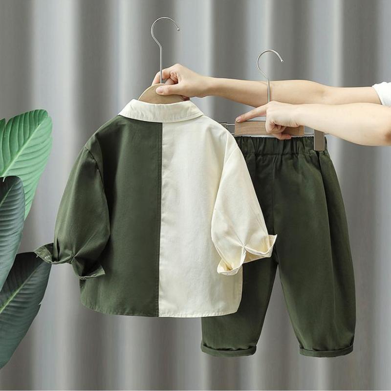 Костюмы для мальчиков на весну и осень, модные и красивые, свободный детский костюм-двойка с длинными рукавами и рубашкой