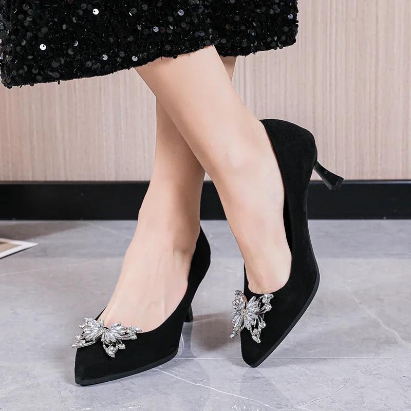 Модные однотонные простые черные туфли на каблуках для женщин 2024 года, сексуальные туфли с острым носком, роскошные свадебные туфли со стразами и бабочками для невесты