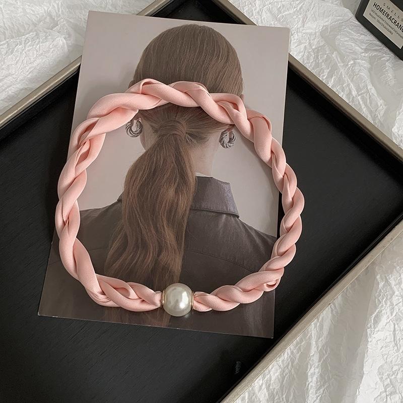 Pearl Necklace Twist Silk Scarf High-end Neck Protection Scarf with Shirt Magnetic Silk Scarf Simple Scarf Collarbone Chain