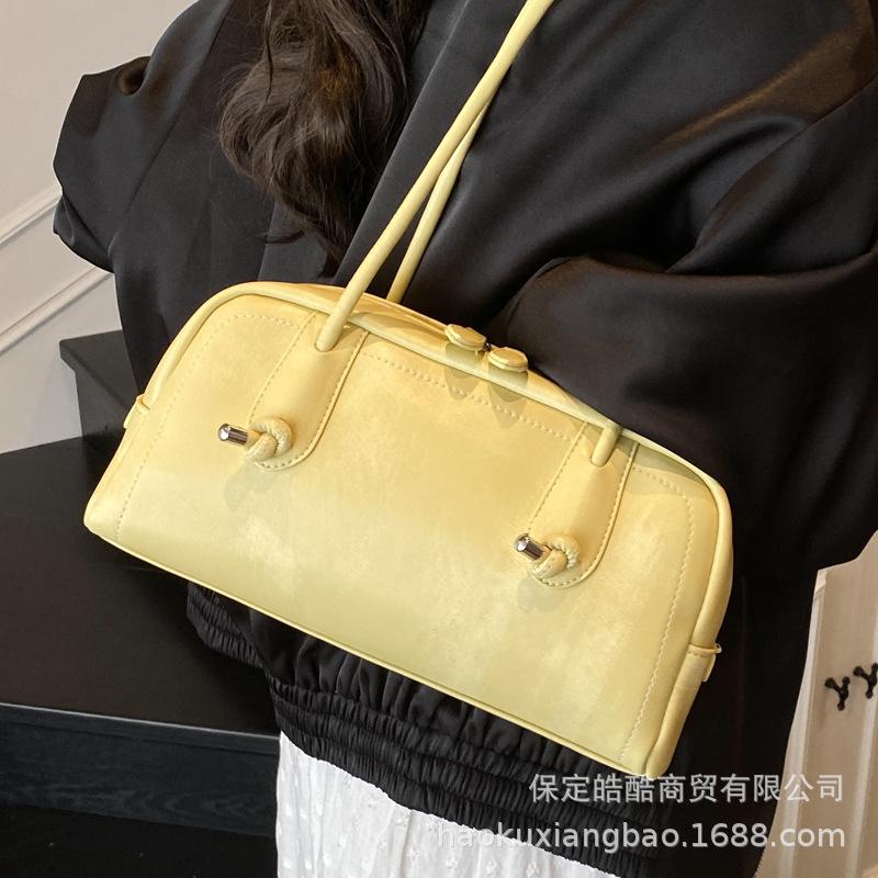 High sense fashion super fire small bag women 2025 new versatile shoulder armpit bag commuter handbag pillow bag