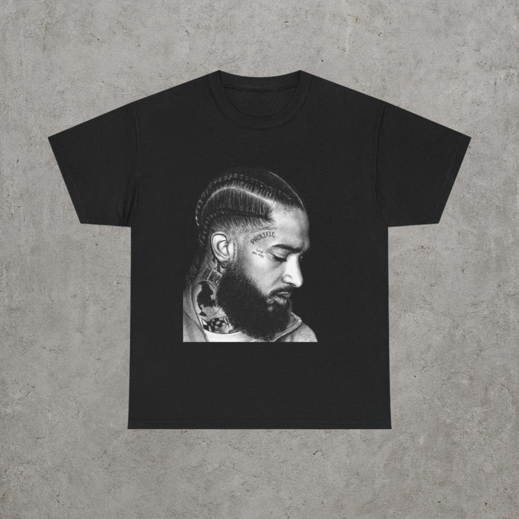 Мемориальная футболка Nipsey Prolific | Футболка-трибьют рэп-легенде | Футболка с графическим изображением иконы хип-хопа Hussle