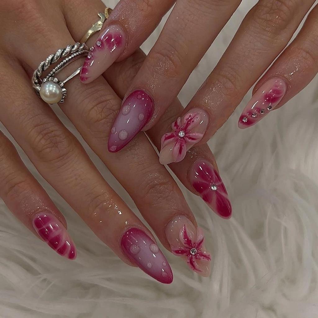 24Pcs Almond False Nails Cute Strawberries with French Design Simple White Wearable Fake Nails Decoration Press on Nail Tips Art