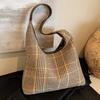 Сумка большой вместимости Женская повседневная универсальная Новая повседневная на плечо Клетчатая сумка для покупок Сумка-тоут для поездок на работу