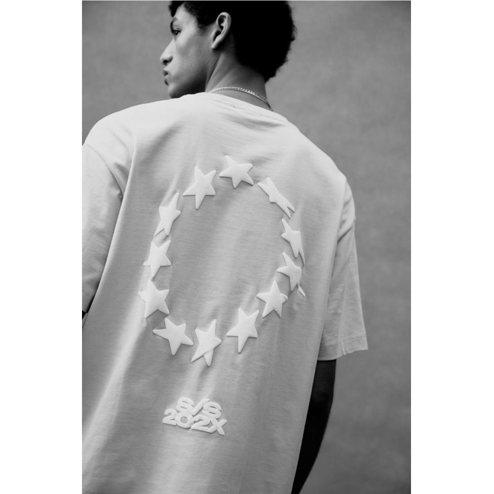 Футболка свободного кроя с принтом HM бежевые звезды