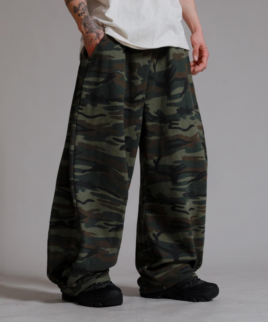 LIKE THE MOST Two-Tuck Longside Overpants_Camo Khaki