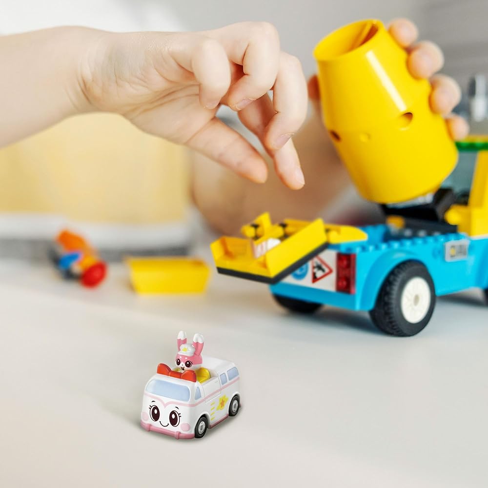 Takara Tomy Tomica Go! Go! Vehicles Mimi and Kyurun Toy Car Set with Miniature Vehicles and Accessories