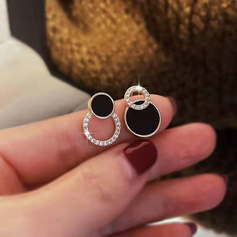 Asymmetric Black Round Stud Earrings Exquisite Small Earrings for Girls Korean Ear Jewelry Unusual Earrings bijoux femme