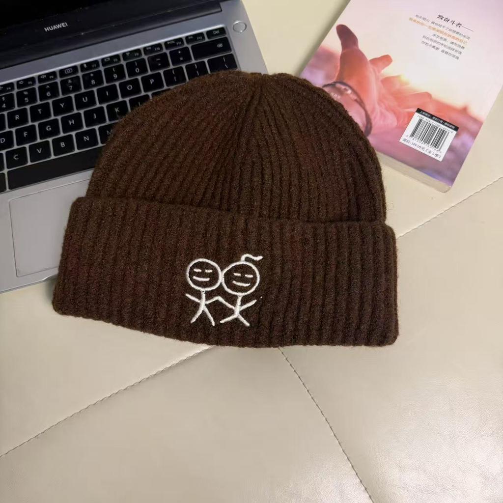 [Stickman Embroidery] Knitted hat women's warm and cold hat shows a small and versatile face