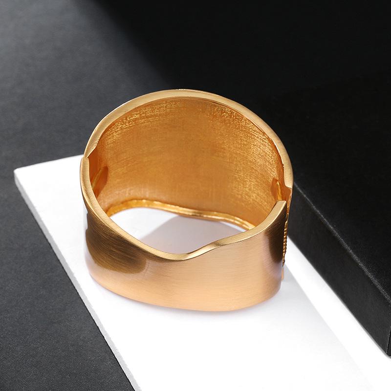 Летний европейский и американский минималистский браслет с широкой пряжкой-пружиной 2020 года