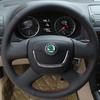 Ручной работы Черный Искусственная Кожа Чехол на Руль Автомобиля Для Skoda Octavia 2009-2013 Citigo 2011-2012 Roomster Fabia