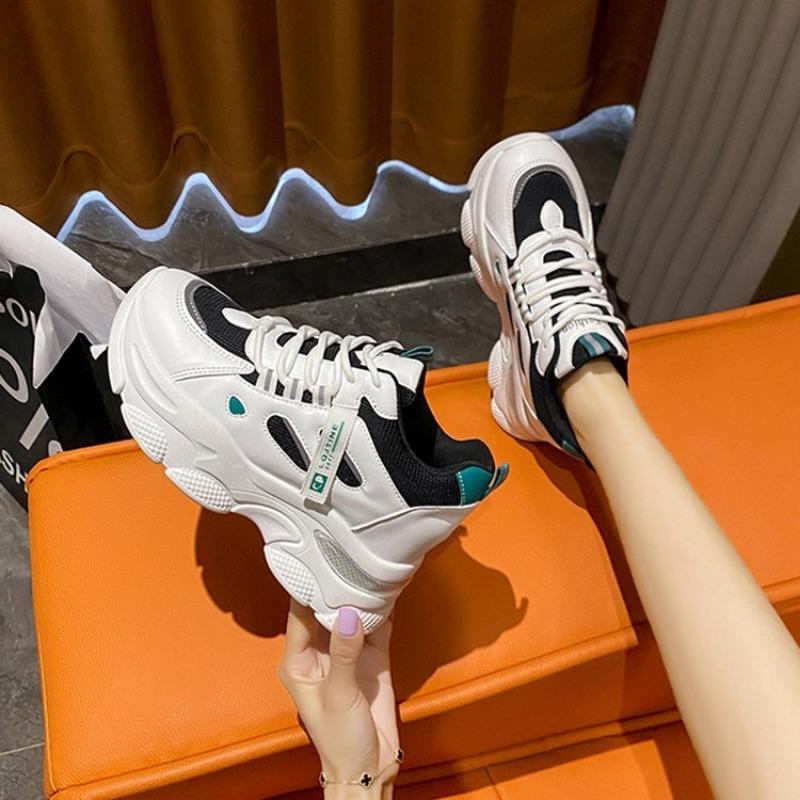 Модная дешевая 2024 Ретро Женская обувь лето Обувь на платформе Повседневные кроссовки Универсальная дизайнерская обувь Высококачественные женские кроссовки