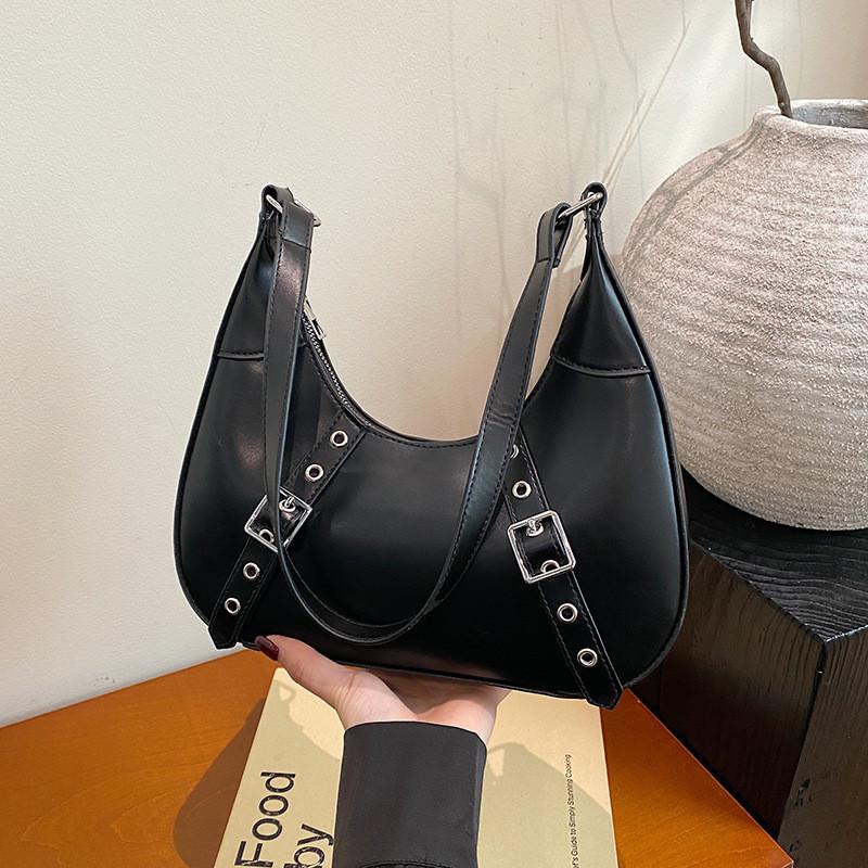Универсальная и модная женская маленькая плечевая сумка-полумесяц из искусственной кожи с дизайном с заклепками