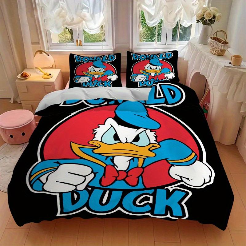 3pcs Angry Donald Duck Printed Quilt Set, Includes 1 Quilt Cover and 2 Pillowcases, Machine Washable, Suitable for All Seasons.W002