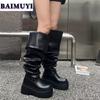 Сапоги на платформе до колена, женские туфли на высоком каблуке в готическом стиле, роскошные туфли-челси 2025 года, дизайнерские плиссированные кожаные зимние ботинки для снега