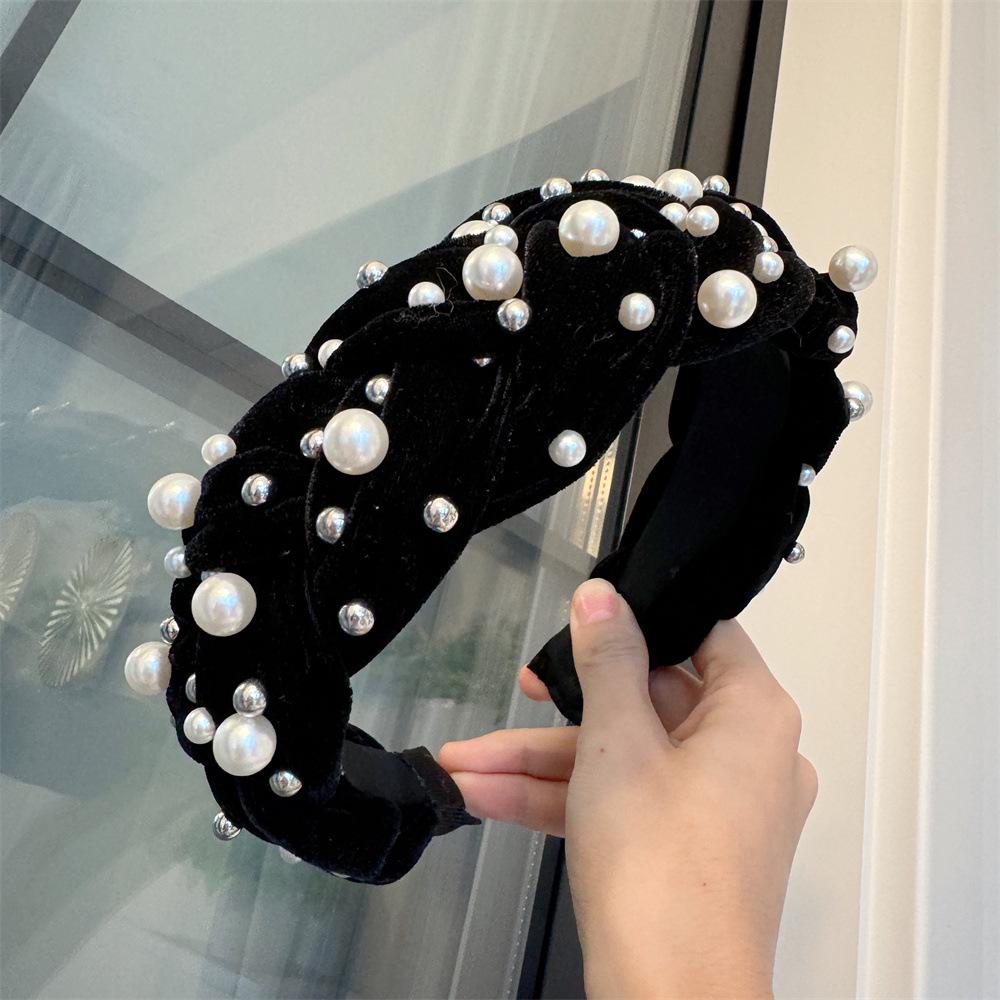 Элегантная барочная повязка на голову из жемчужного бархата с широким ободком и плетеным узором