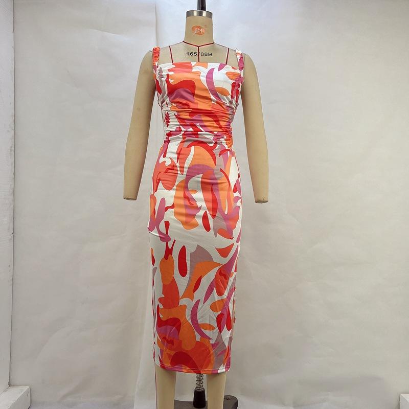 Женское летнее облегающее платье-халтер с принтом и бретельками