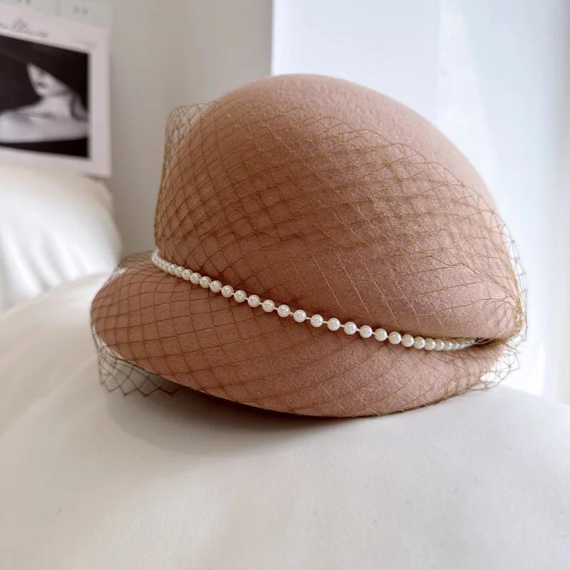 Хепберн Ветер после плиссированной шляпы рыбака Высококачественная австралийская шерстяная шляпа Модный французский сетчатый берет с жемчужной цепочкой