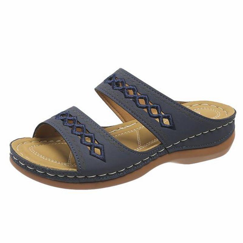 Модные удобные тапочки на танкетке для женщин, лето 2024, сандалии на платформе с ажурной подошвой, женские, больших размеров, нескользящие, пляжные шлепанцы