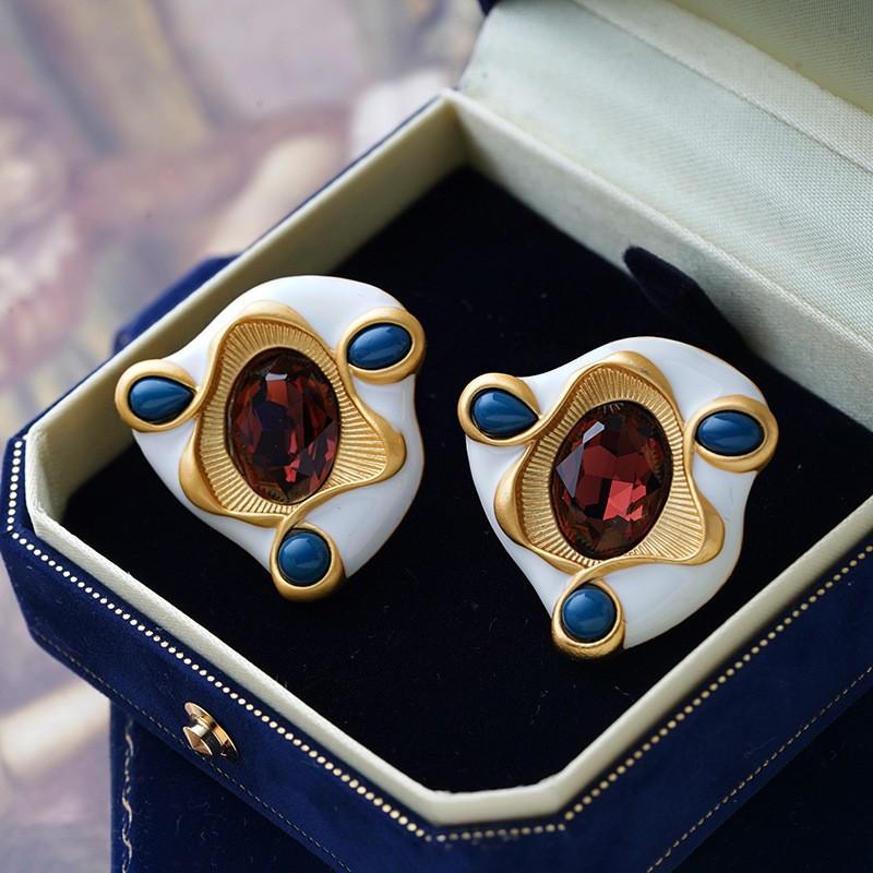 Vintage Medieval Exaggerated Earrings Women, Fashionable Retro High-end Earrings Literary Light Luxury Temperament Earrings