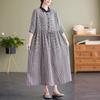 Летнее художественное свободное хлопковое пеньковое клетчатое воротниковое женское платье средней длины с пятью рукавами и талией