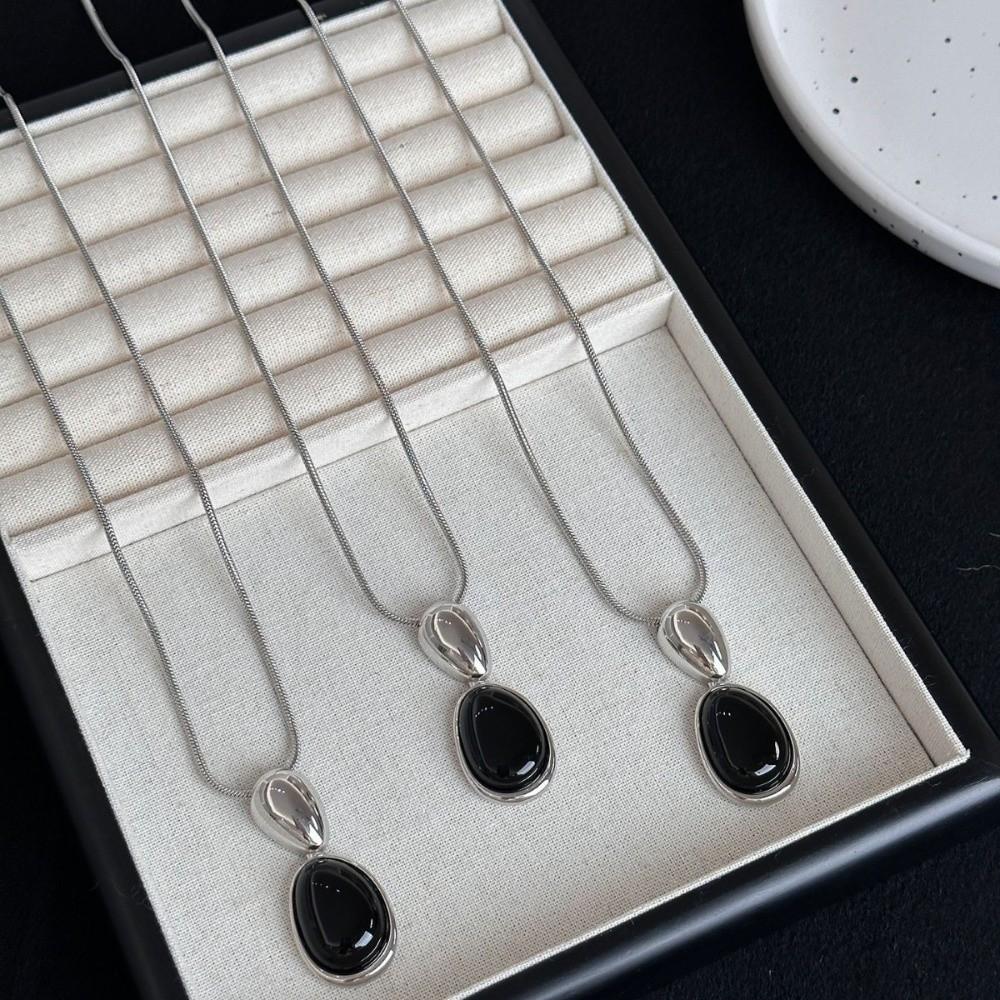 Black Color Snake Bone Chain Necklace Casual Sweater Chain Water Drop Pendant Necklace for Women