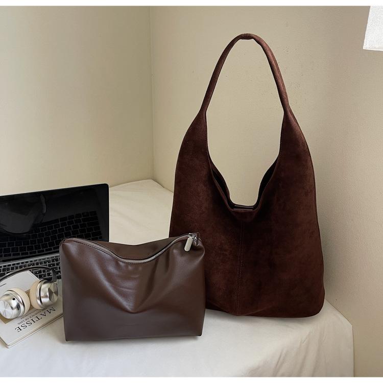 Autumn and Winter New Suede Velvet Bag Casual Retro Fashion Shoulder Bag for Women, Large Capacity High-end Commuter Tote Bag for Women
