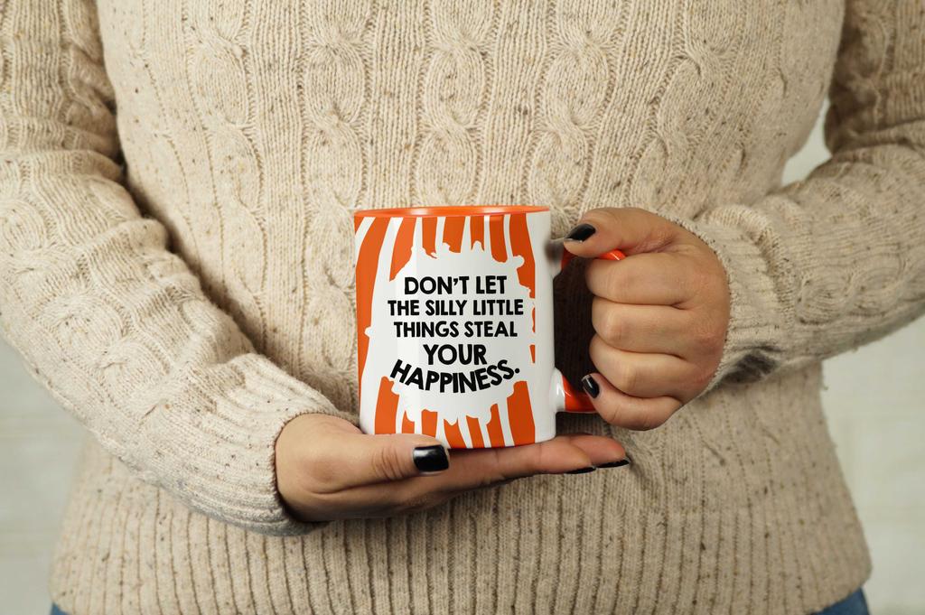 Inkdotpot Не позволяйте глупым мелочам украсть ваше счастье. Керамическая кофейная кружка на 11 унций. Смешные цитаты. Сотрудник, начальник, коллега, день рождения.