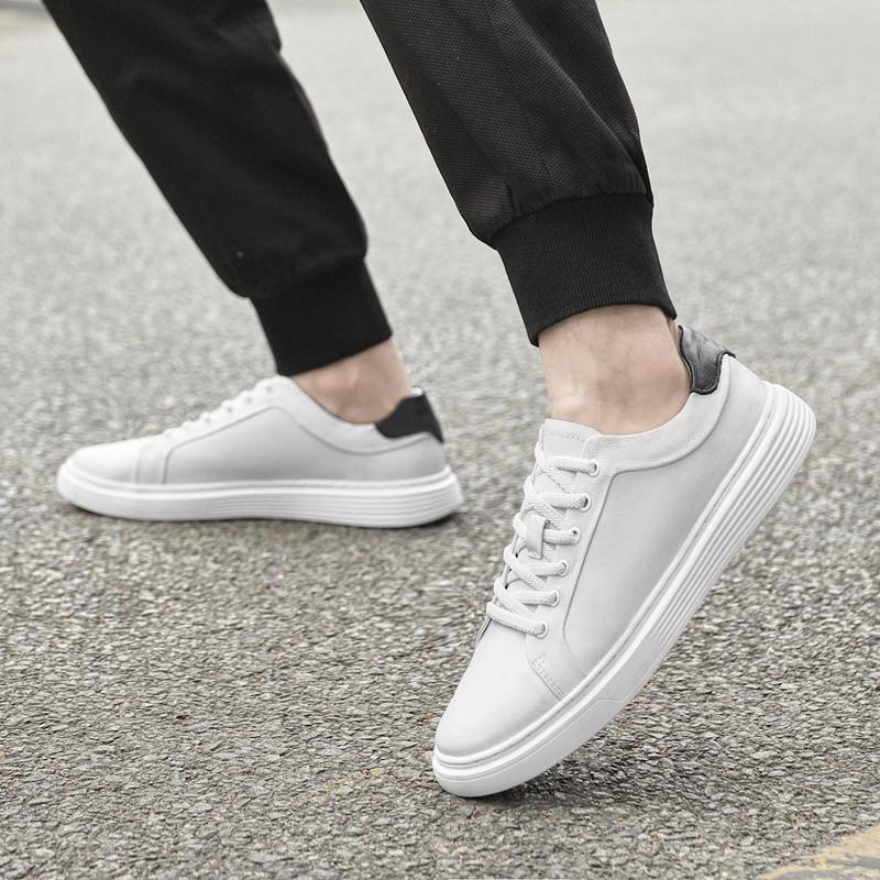 Classic Men Lace-Up Sneakers Versatile Man Walk Skateboarding Shoes New Travel Vulcanize Footwear Stylish Mens Casual Shoes