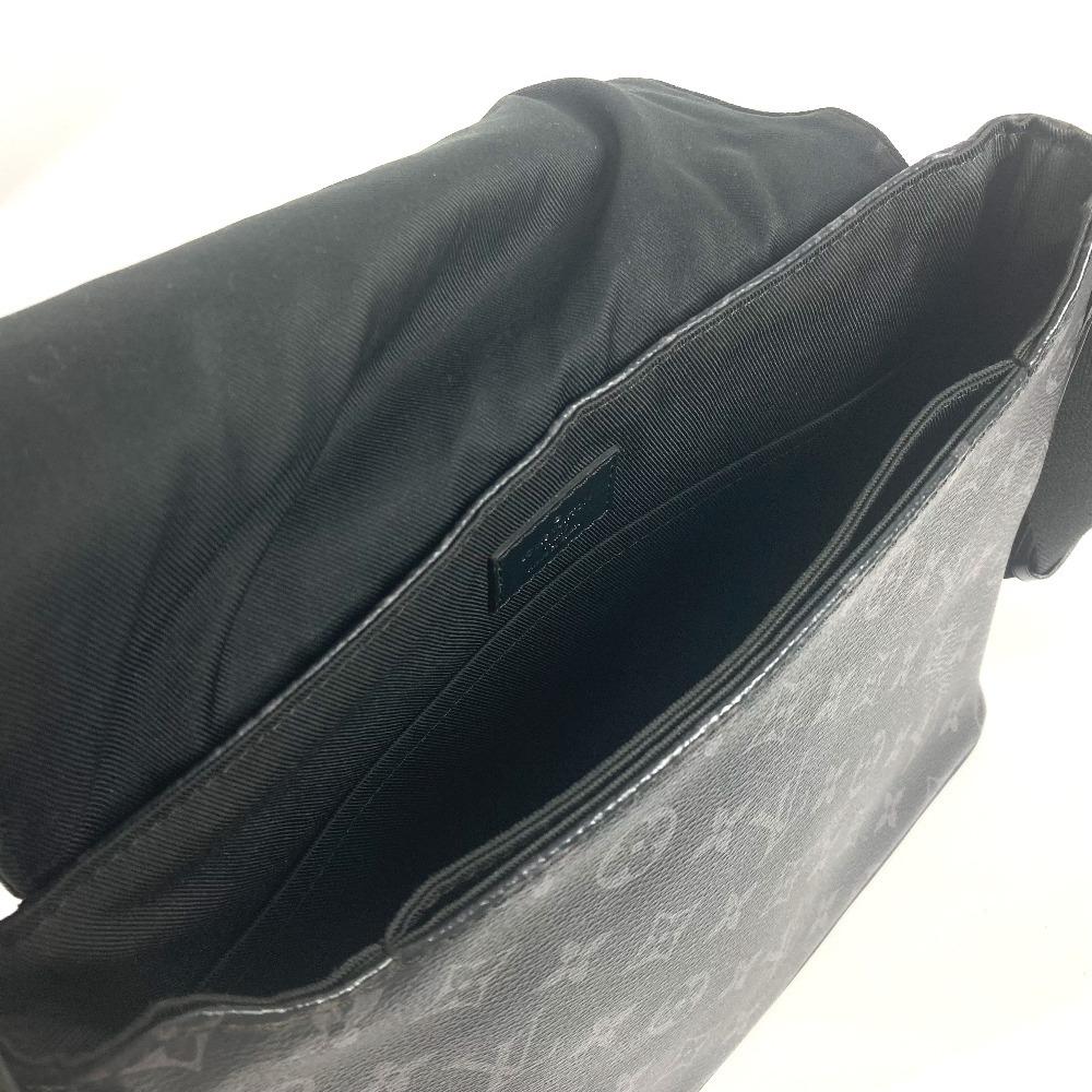 Louis Vuitton M45272 Сумка Monogram Eclipse District PM с клапаном через плечо Сумка на плечо