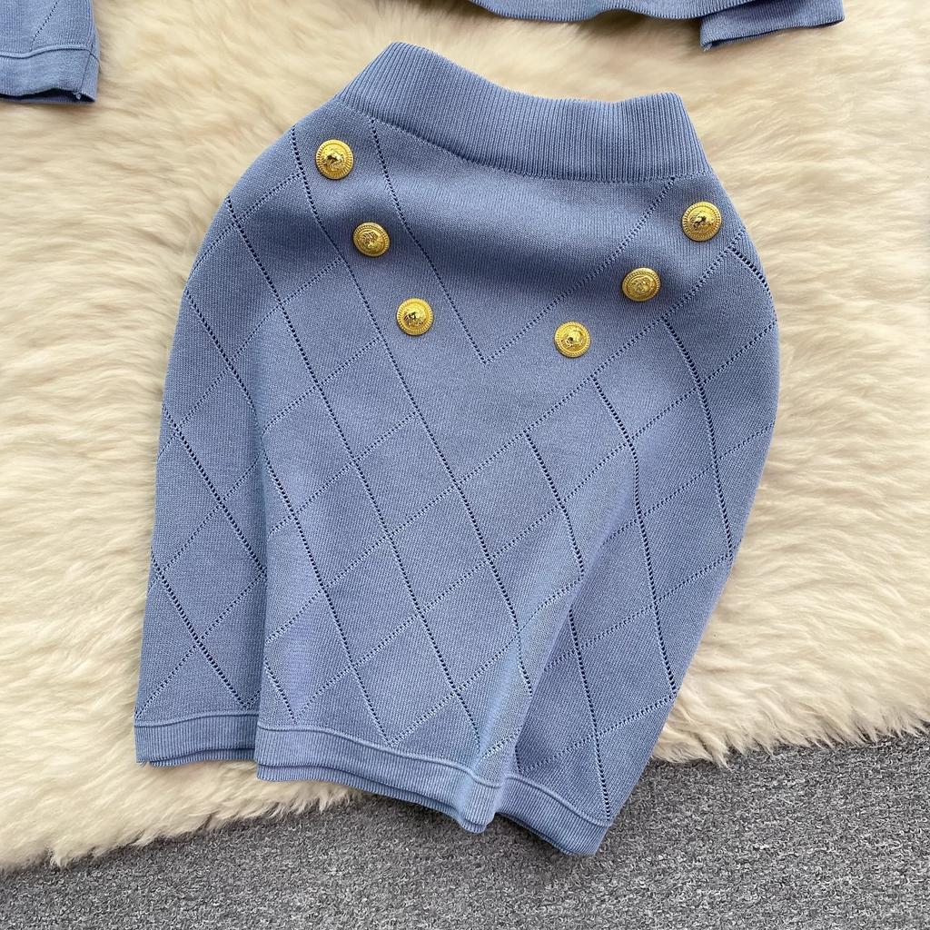 Весенне-осенний женский вязаный свитер в клетку с золотыми пуговицами, однобортный пиджак, жилет и мини-короткая юбка, комплект из 3 предметов