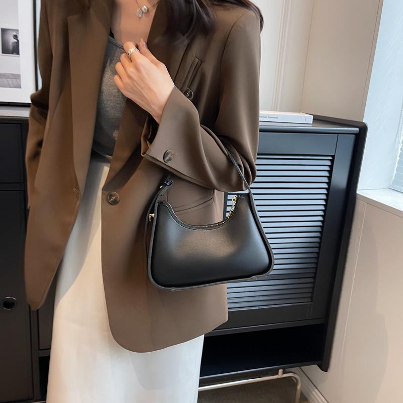 Модная простая женская сумка на одно плечо, летняя новая универсальная однотонная женская сумка подмышкой, кожаная женская сумка для поездок на работу