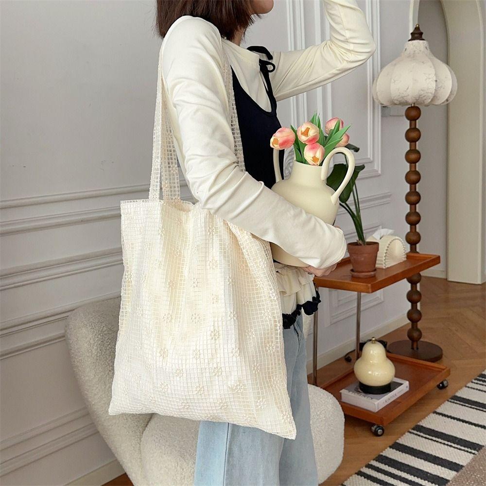 Sweet Daisy Flower Shoulder Bag Pastoral Style Bohemian Handbag Mesh Hollowed Vest Bag Daily